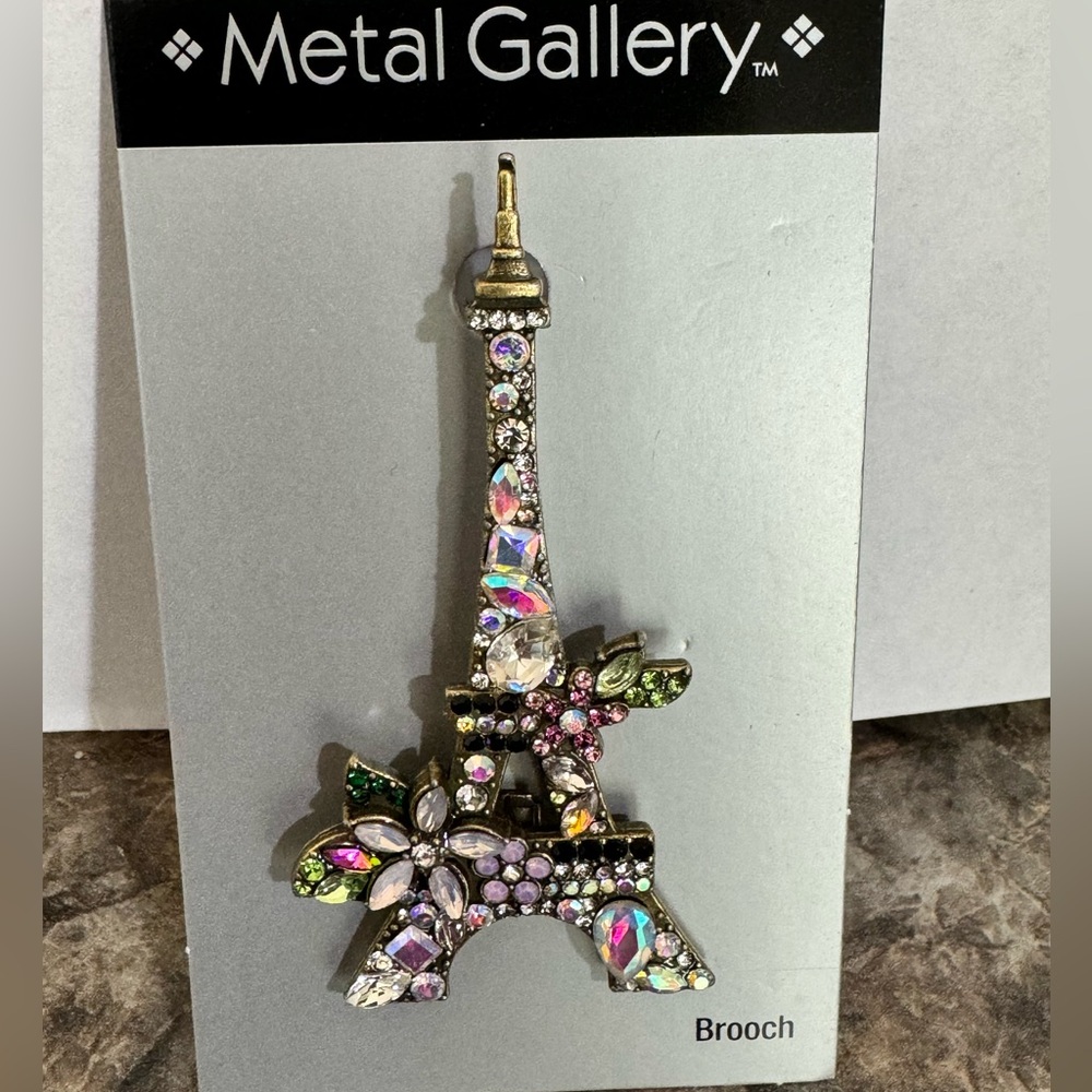 Metal Gallery Silver Tone Eiffel Tower Sparkly Multi Rhinestone Brooch Pin New
